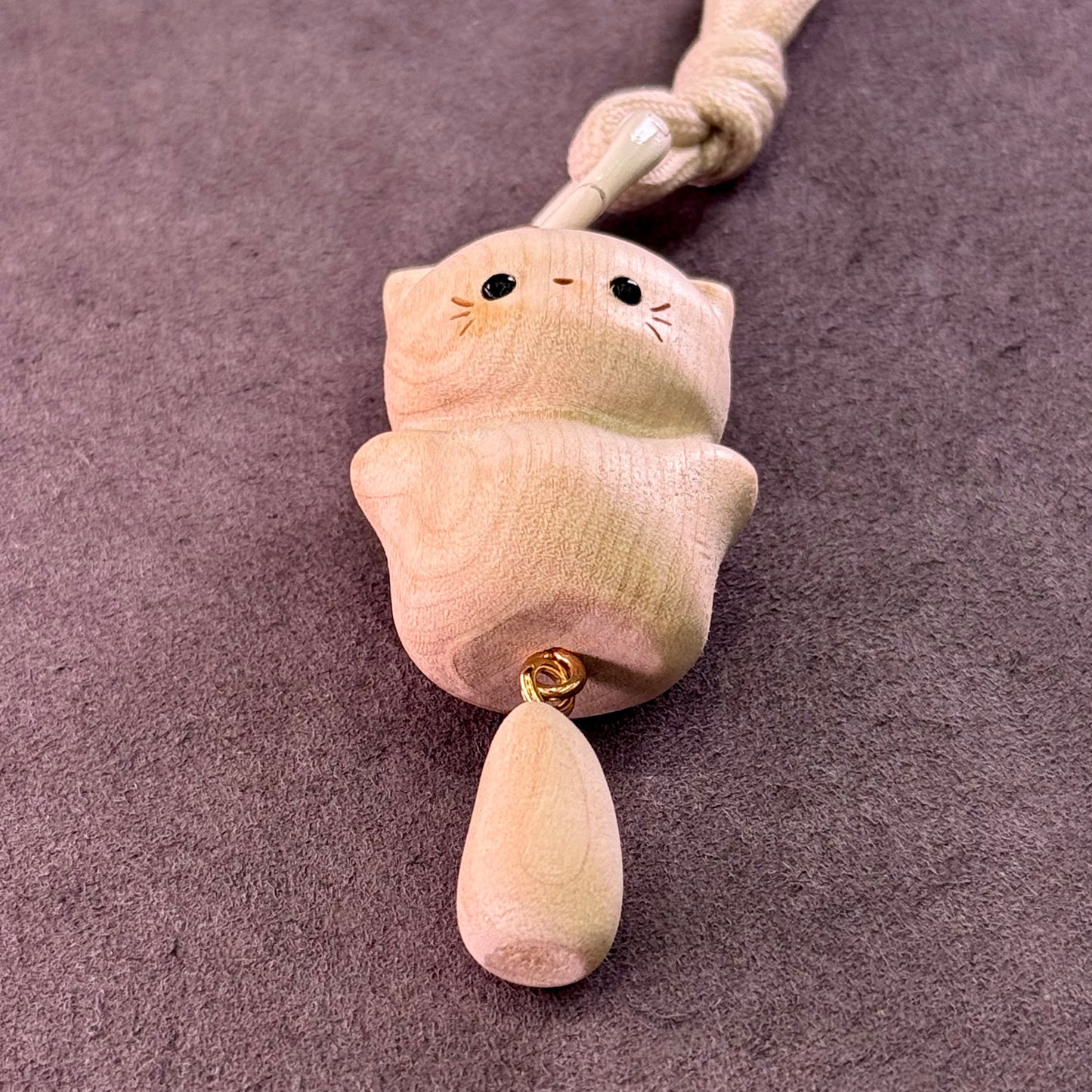 Linden Wood Cat Carving - Gentle Guardian 木语猫灵 🐱🌿
