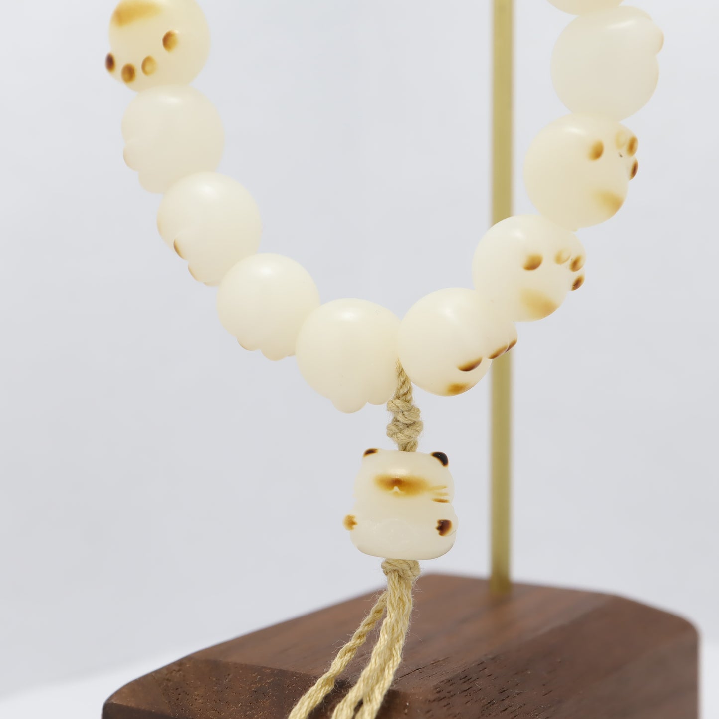 Fortune Cat - Burned Style Cat Paw Bodhi Root Bracelet
