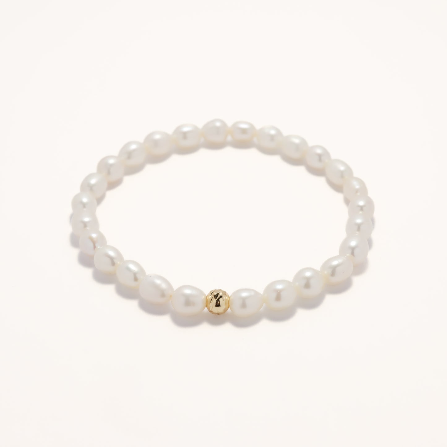 Miss Elizabeth - Elegant Freshwater Pearl Bracelet