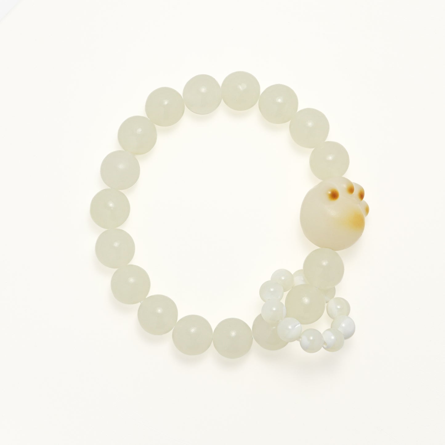 White Tea Fresh - Cat Paw Burned Style Bodhi Root Afghan White Jade Pearl Shell Bracelet