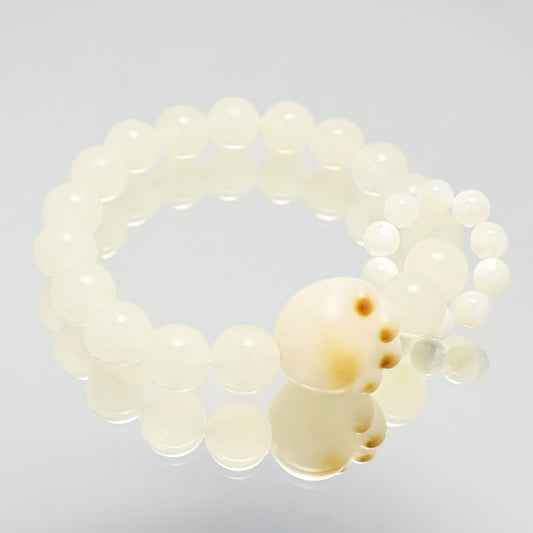White Tea Fresh - Cat Paw Burned Style Bodhi Root Afghan White Jade Pearl Shell Bracelet