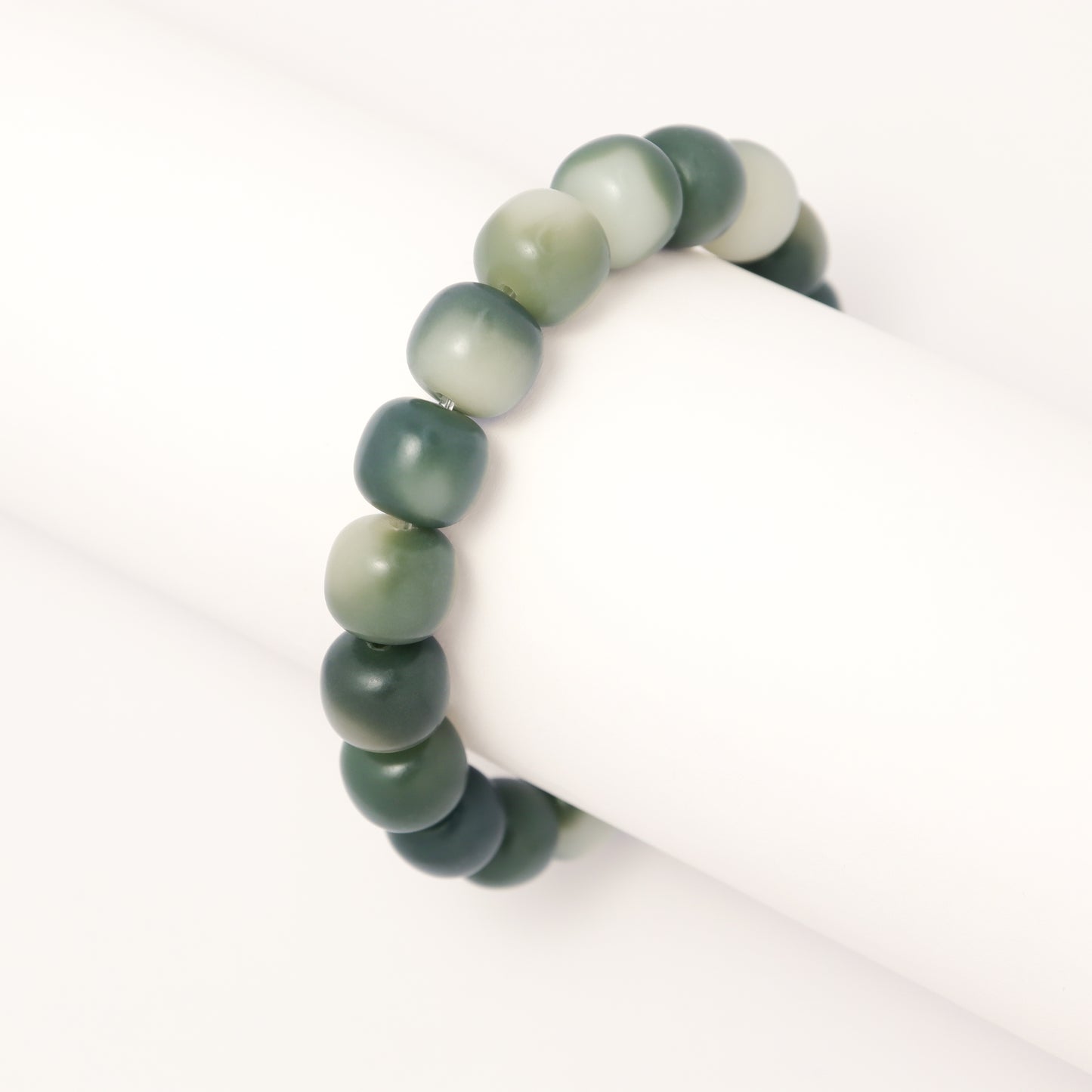 Deep Green Floating Snowflake Bodhi Root Bracelet