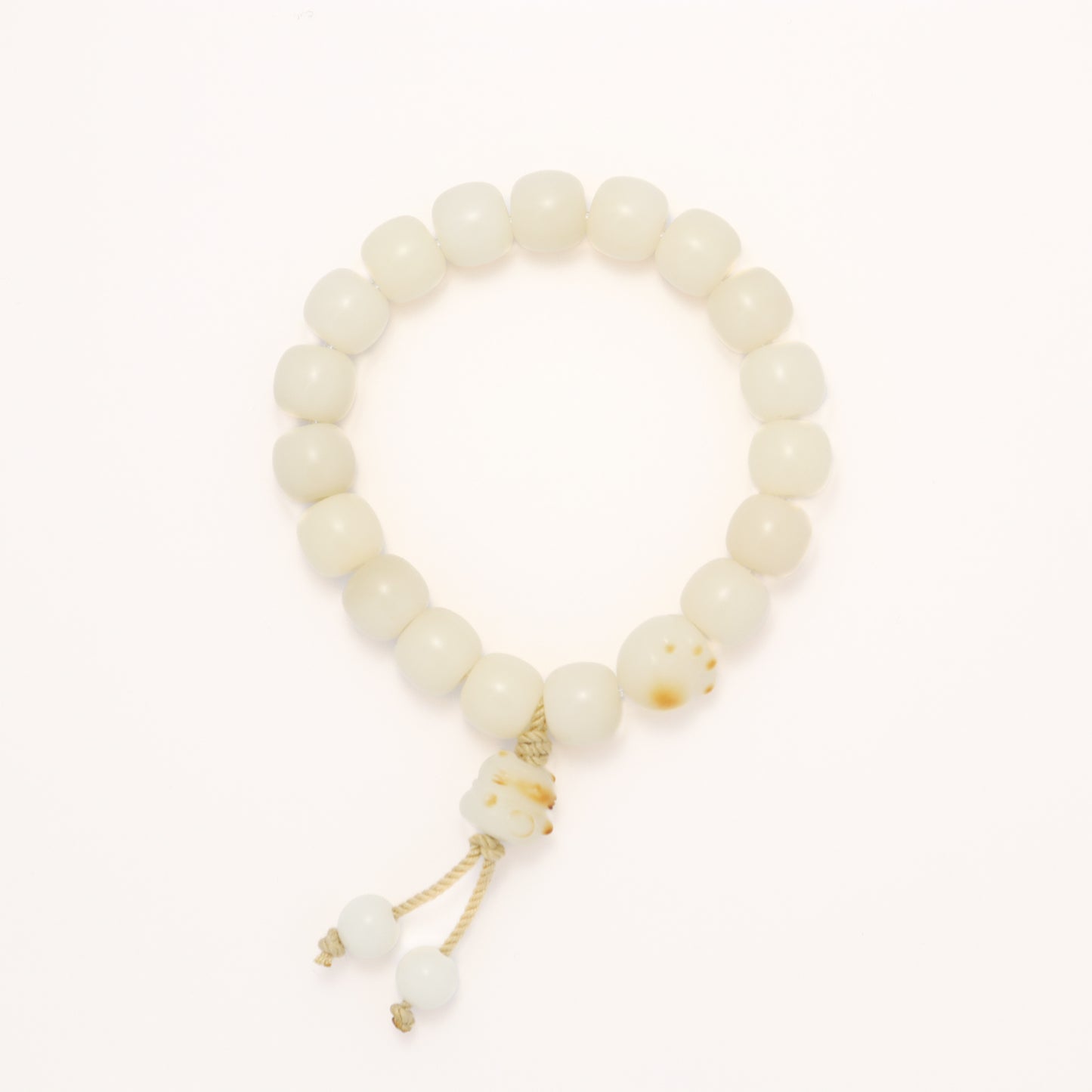 Fortune Cat - White - Bodhi Root Bracelet