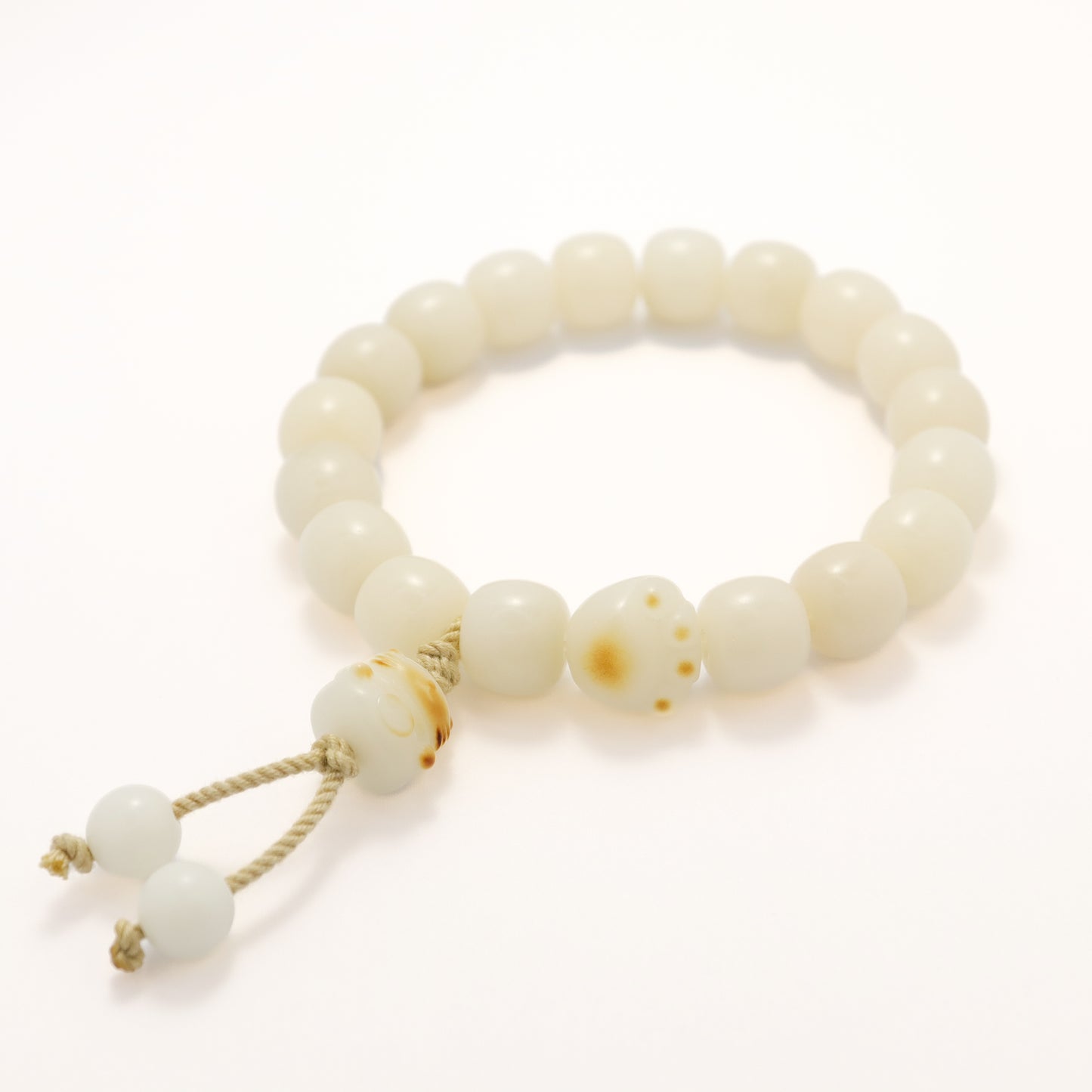 Fortune Cat - White - Bodhi Root Bracelet