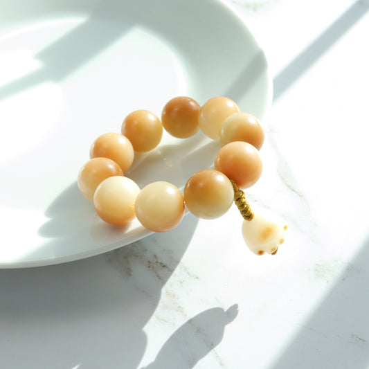 Cat Paw & Bun - Burned Style Bodhi Root Mini Finger Bracelet