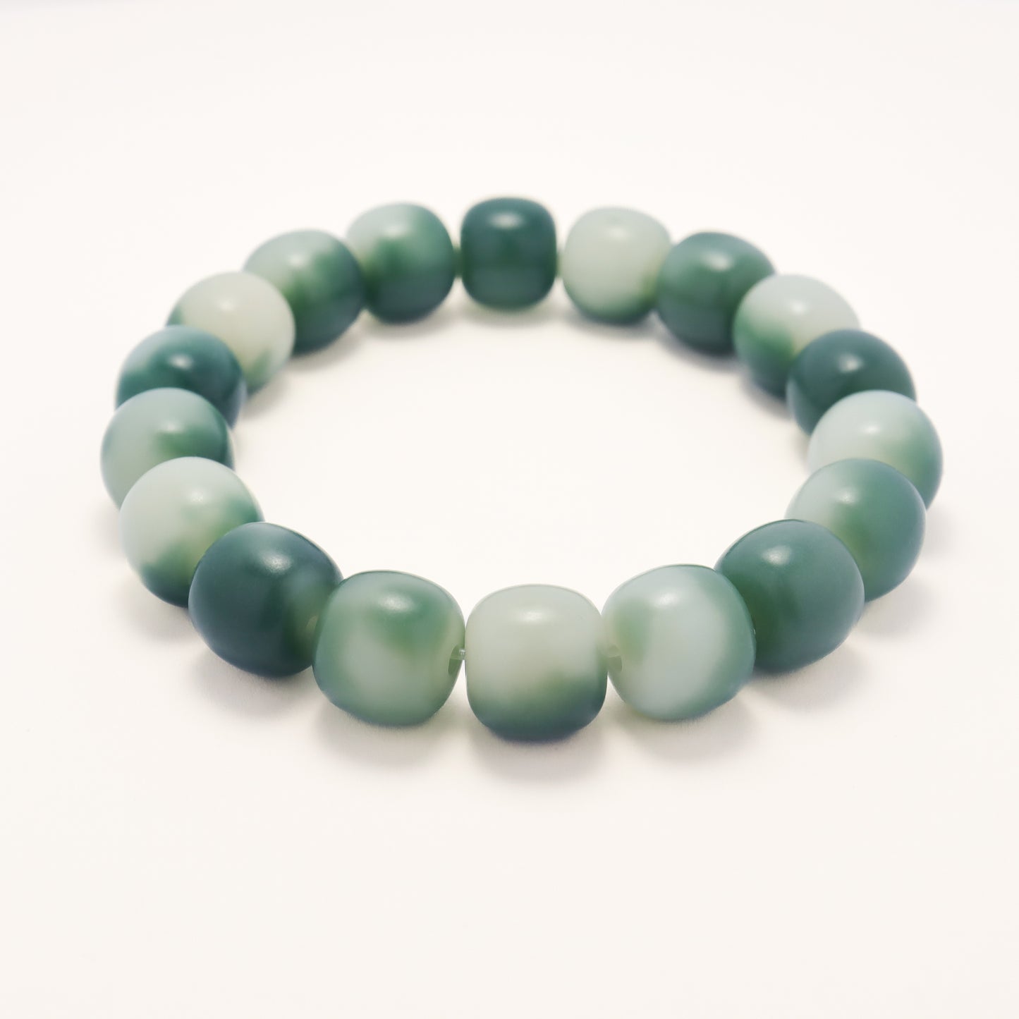 Refreshing Light Green Floating Snowflake Bodhi Root Bracelet