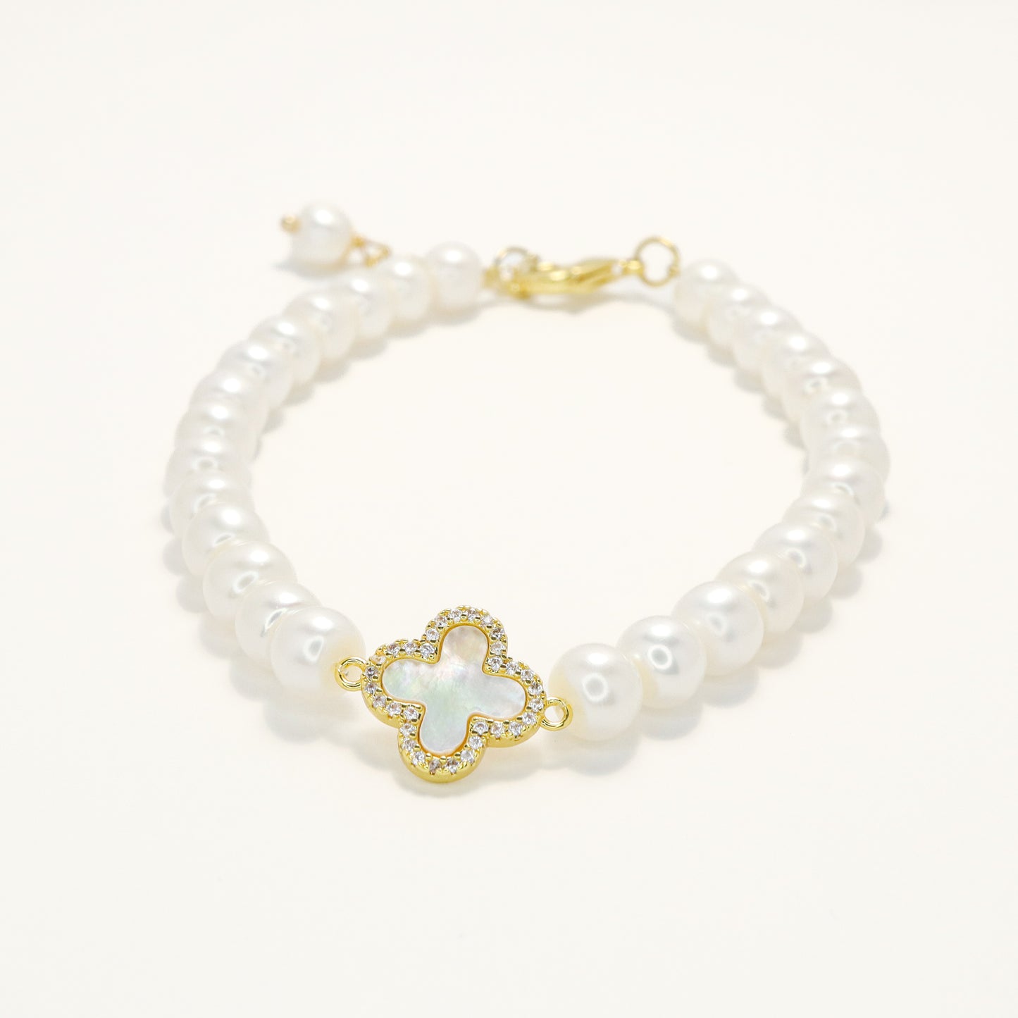 Mont & Vent Clover - Freshwater Pearl Bracelet with Hook Lock