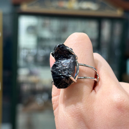 Black Tourmaline · Adjustable Band Ring - Kitten or Whale？