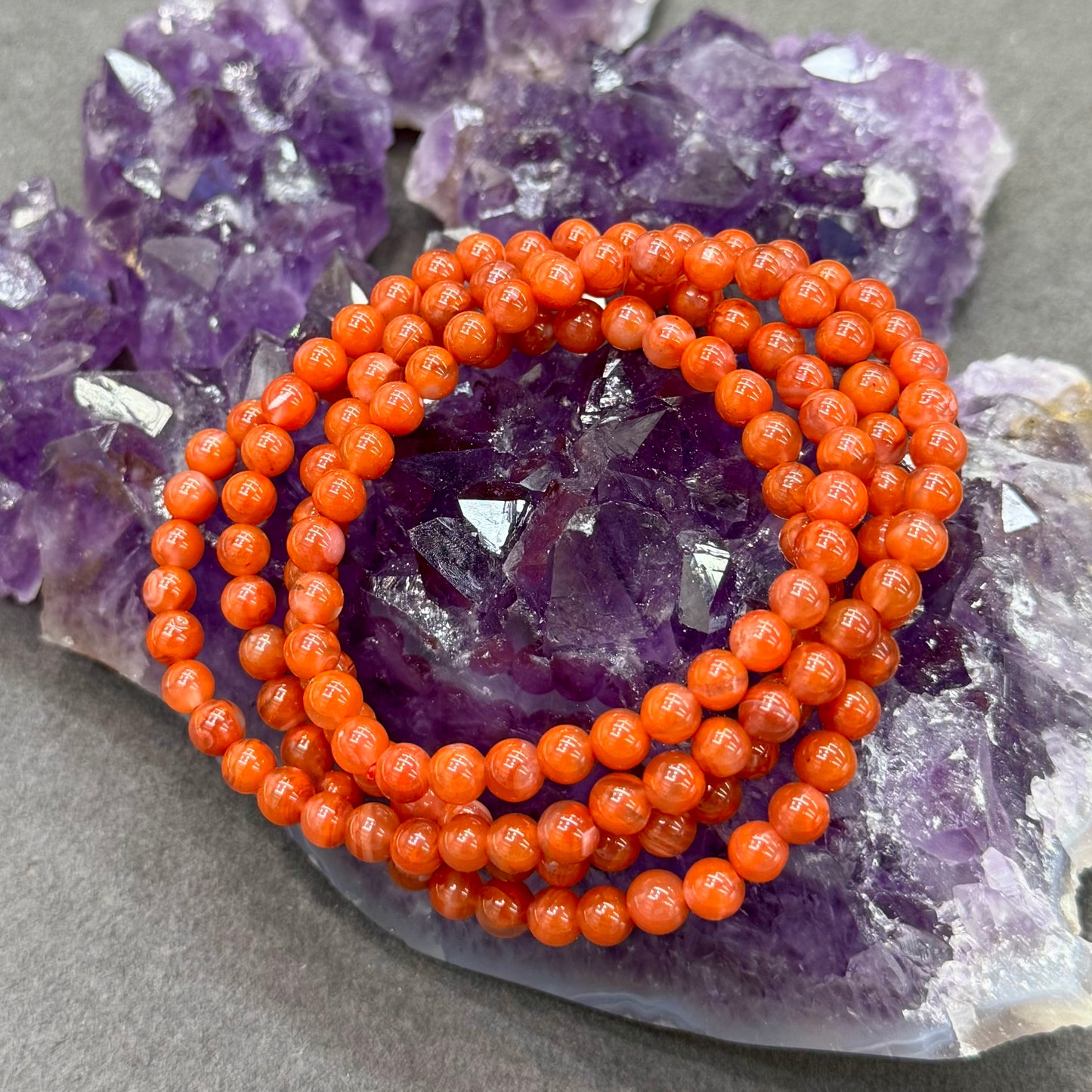 Flame-Patterned Persimmon Red South Red Agate Bracelet - Firesoul Orbit