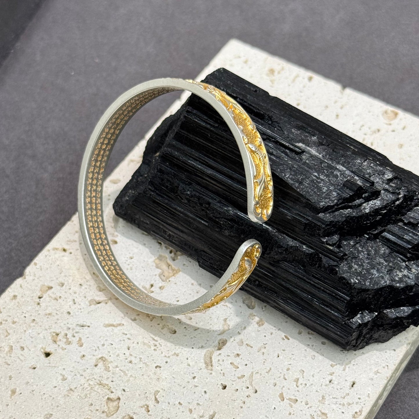 s999 Silver Golden Fish & Wave Sutra Koi Bangle