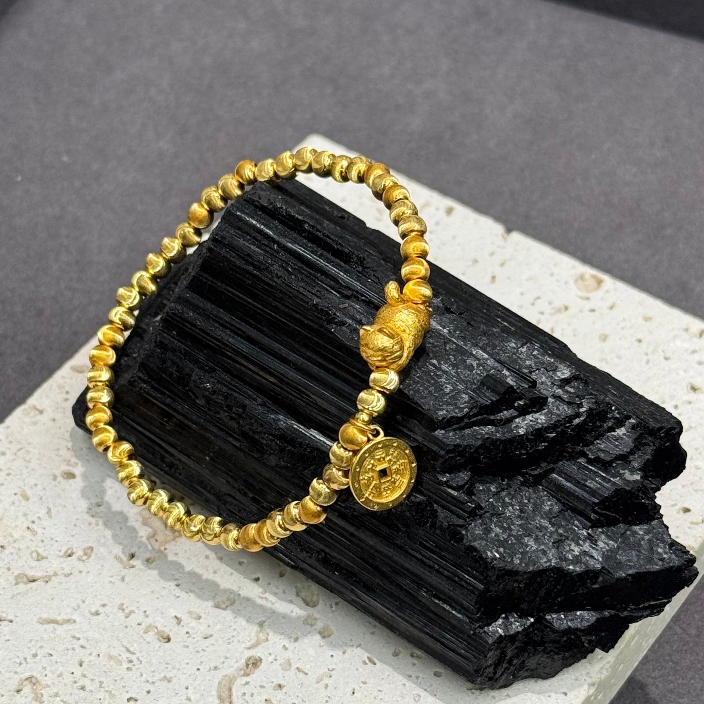 s999 Lucky Cat Coin Charm Gold-Plated Silver Bracelet