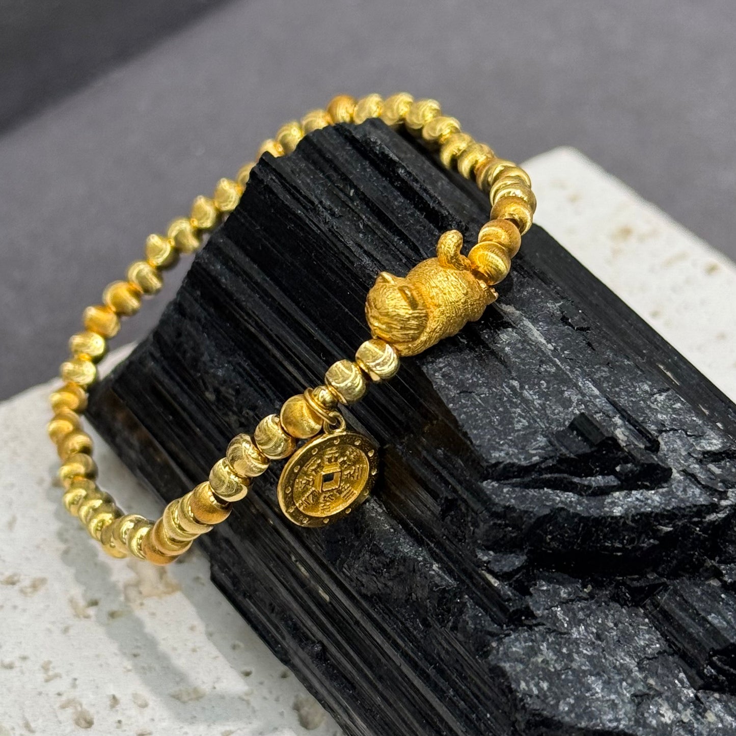 s999 Lucky Cat Coin Charm Gold-Plated Silver Bracelet