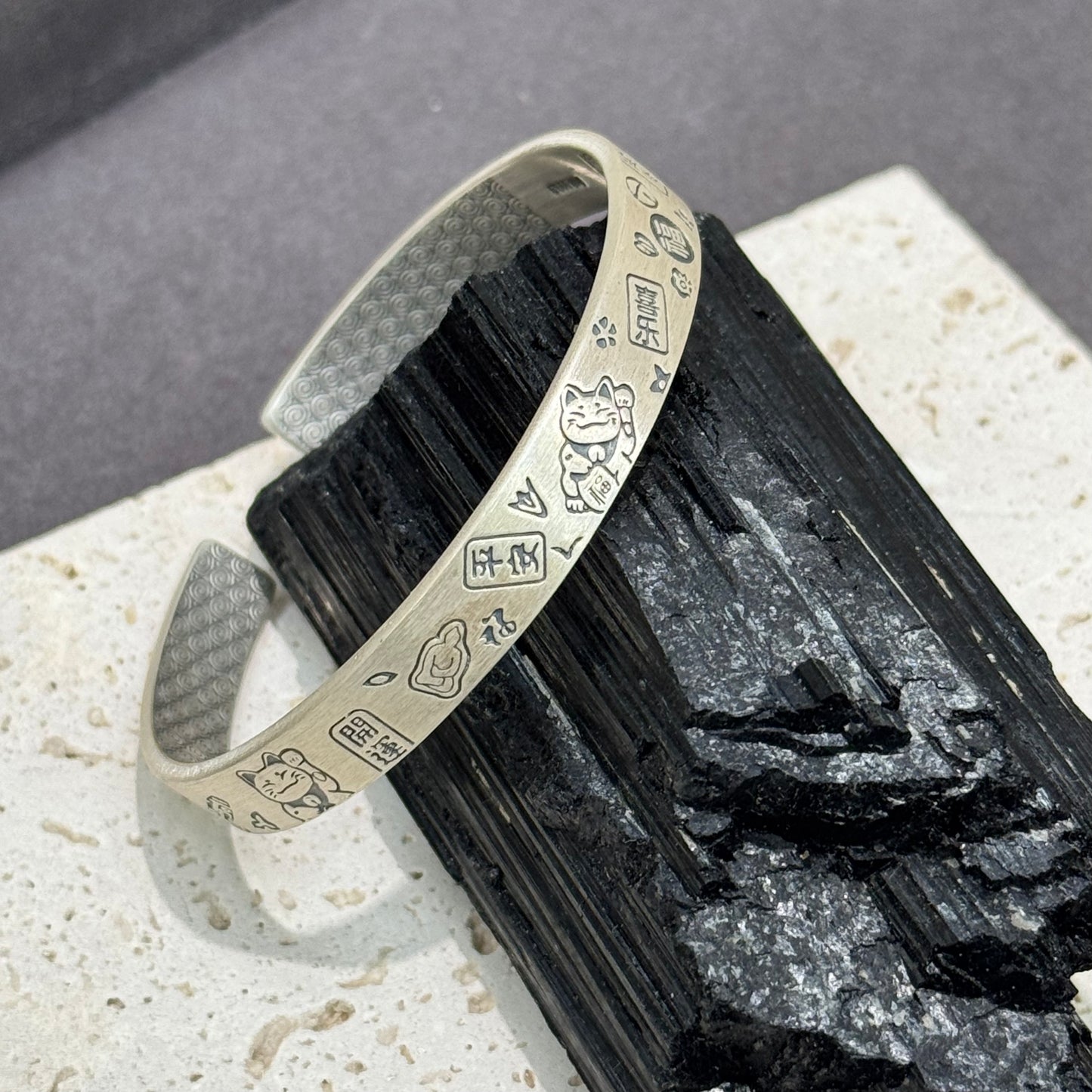 s999 Fortune & Luck Beckons Cat Silver Bangle