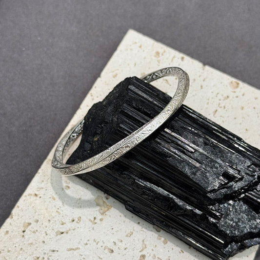 s999 Mobius Twist Silver Bangle