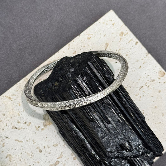 s999 Mobius Twist Silver Bangle