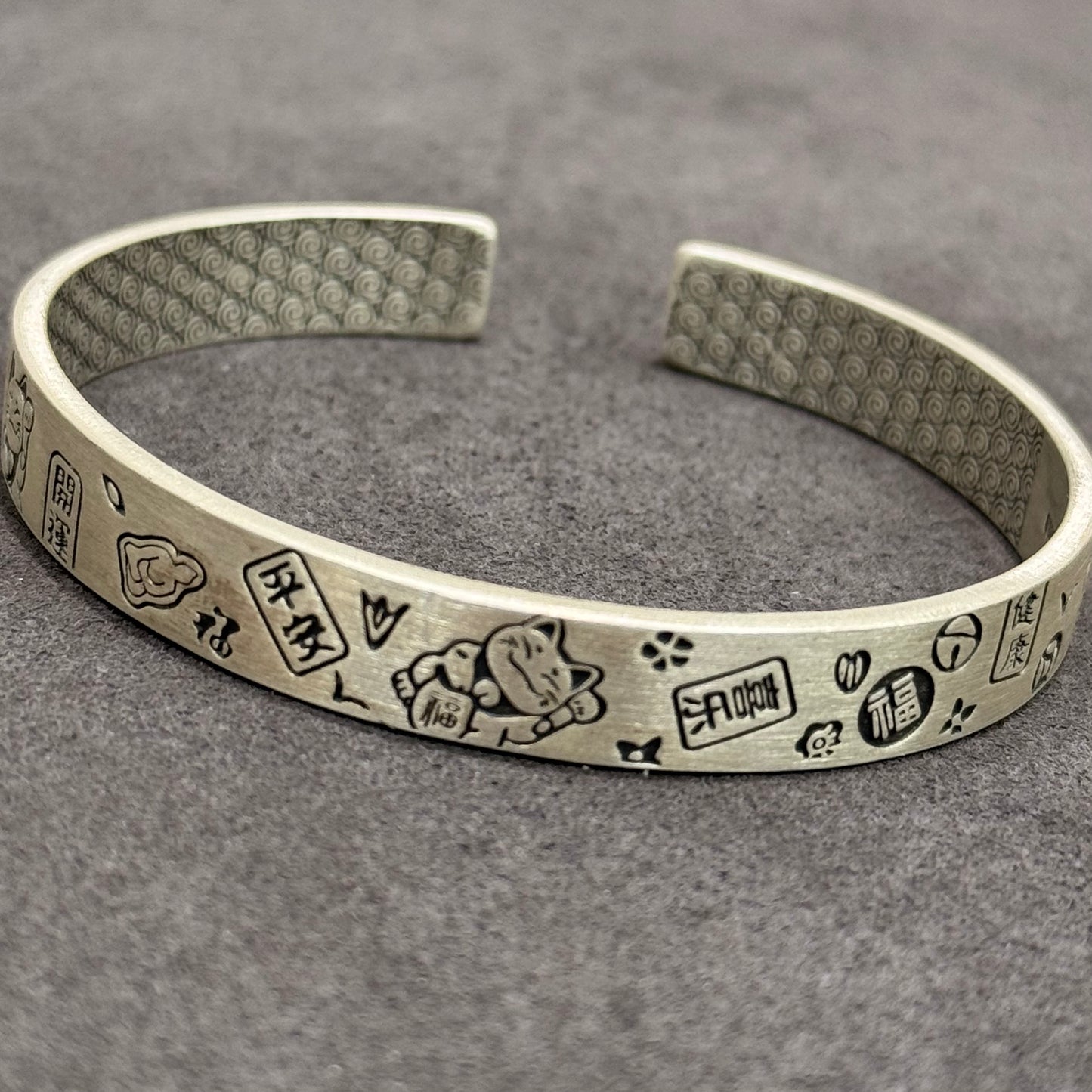 s999 Fortune & Luck Beckons Cat Silver Bangle