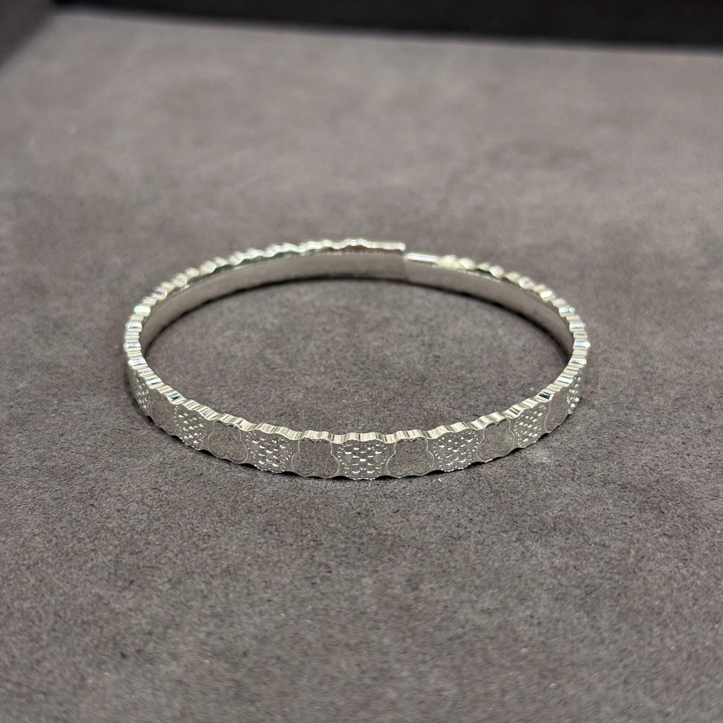 s999 Silver Diamond-Glow Butterfly Open Silver Bangle