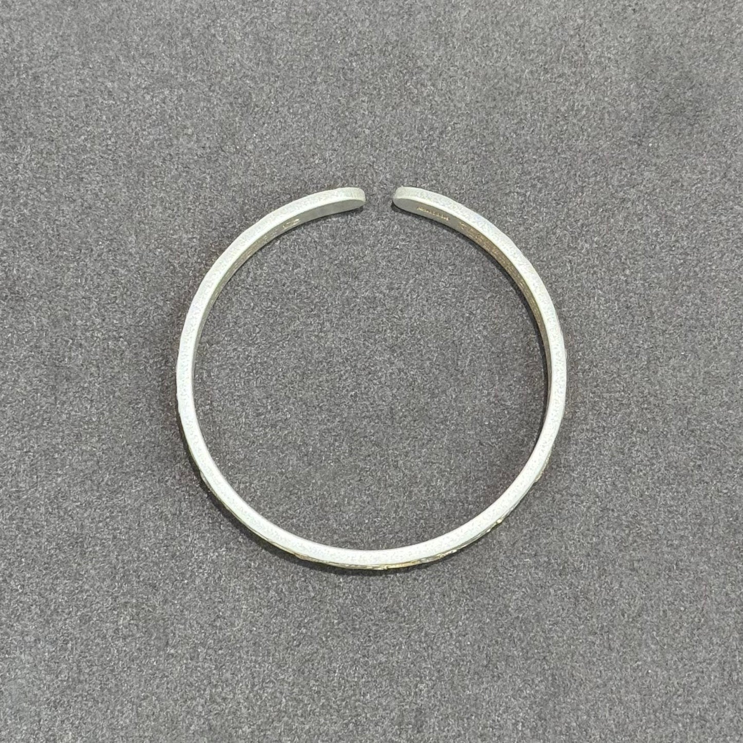 s999 Silver Golden Fish & Wave Sutra Koi Bangle