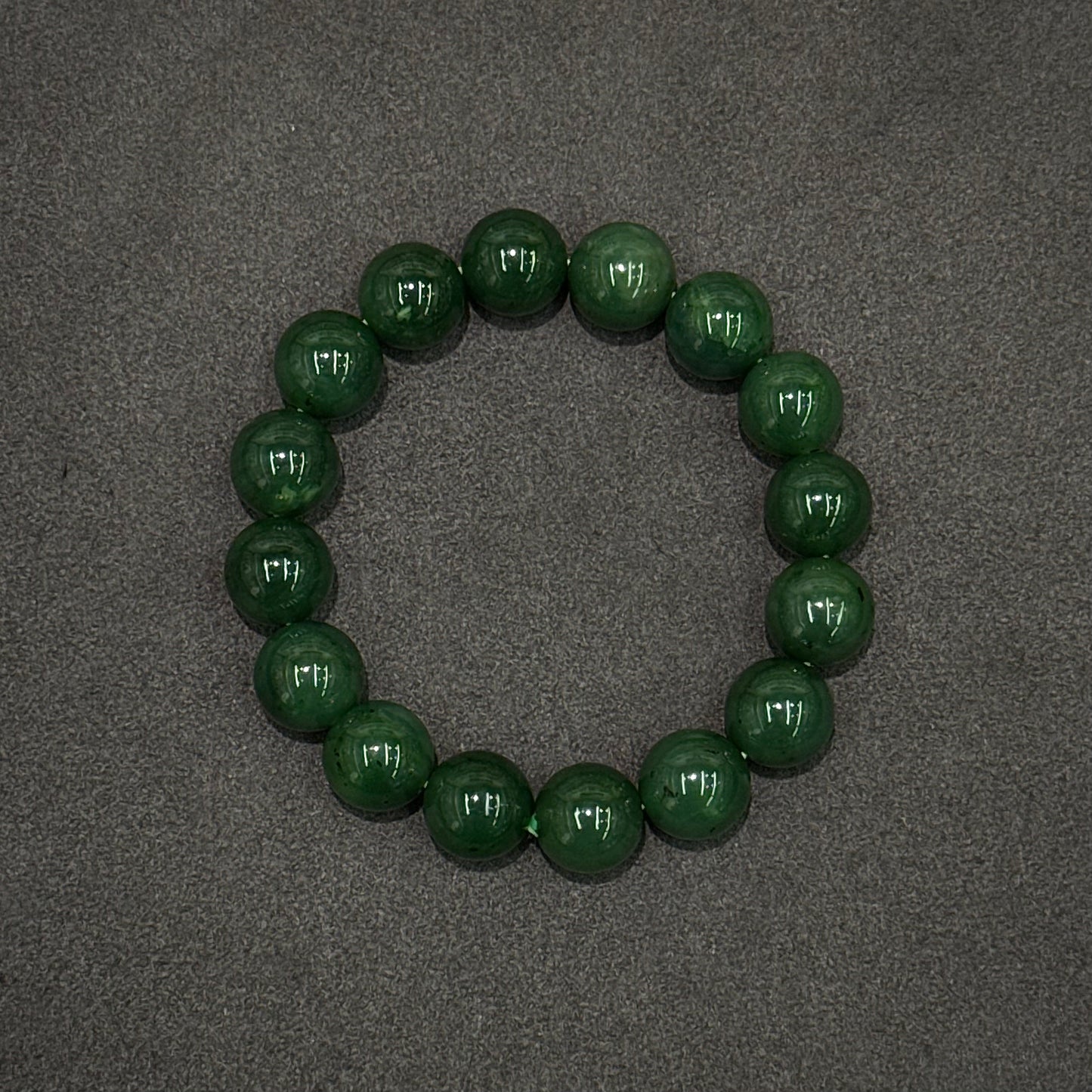 Russian Nephrite Jade Bracelet - Imperial Green 碧