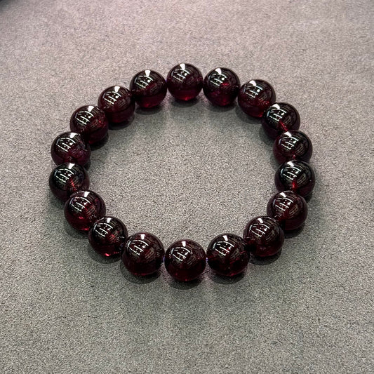 Mozambique Garnet Bracelet - Midnight Wine