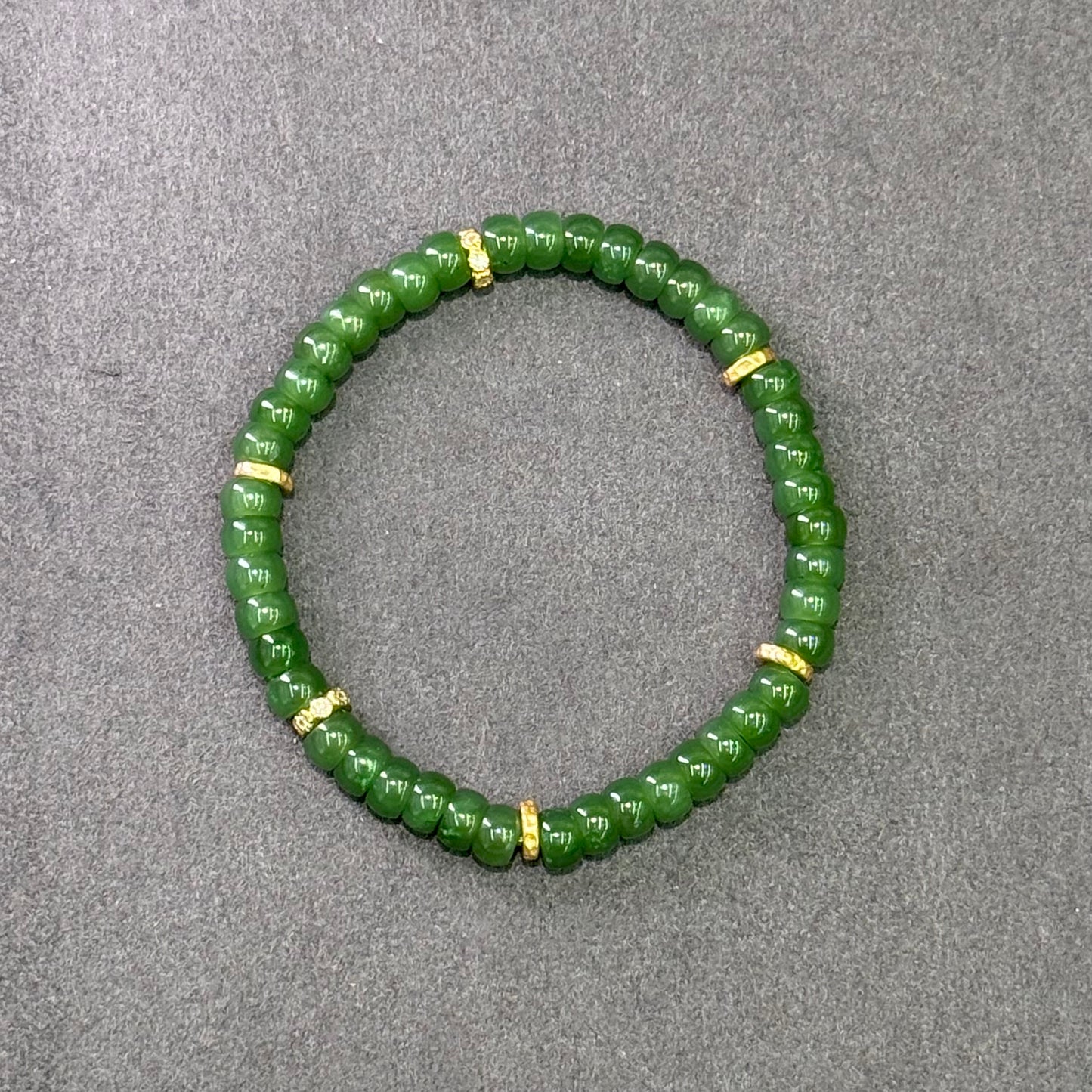 Hetian Nephrite Jade Bracelet 和田碧玉 - Verdant Elegance 碧