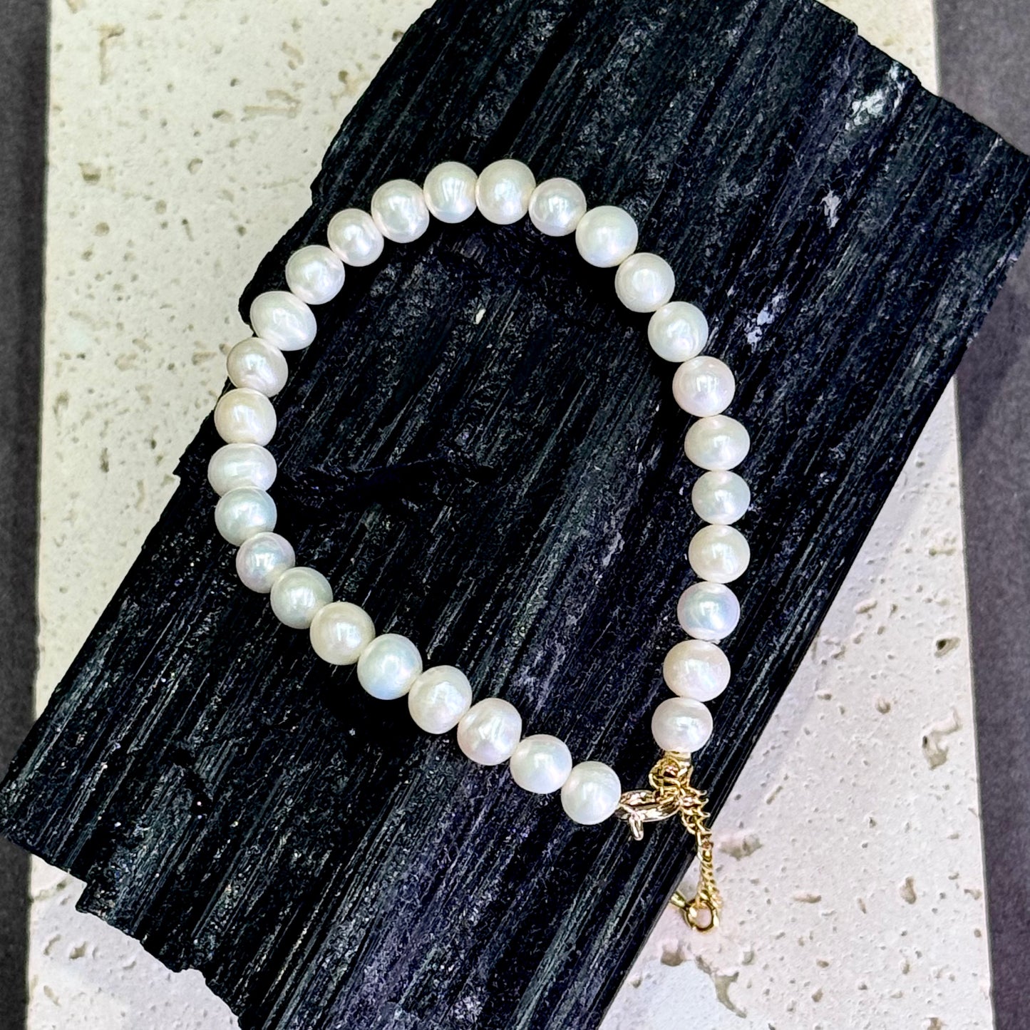 Freshwater Pearl Bracelet 珍珠 - Pure Elegance 珍珠清韵