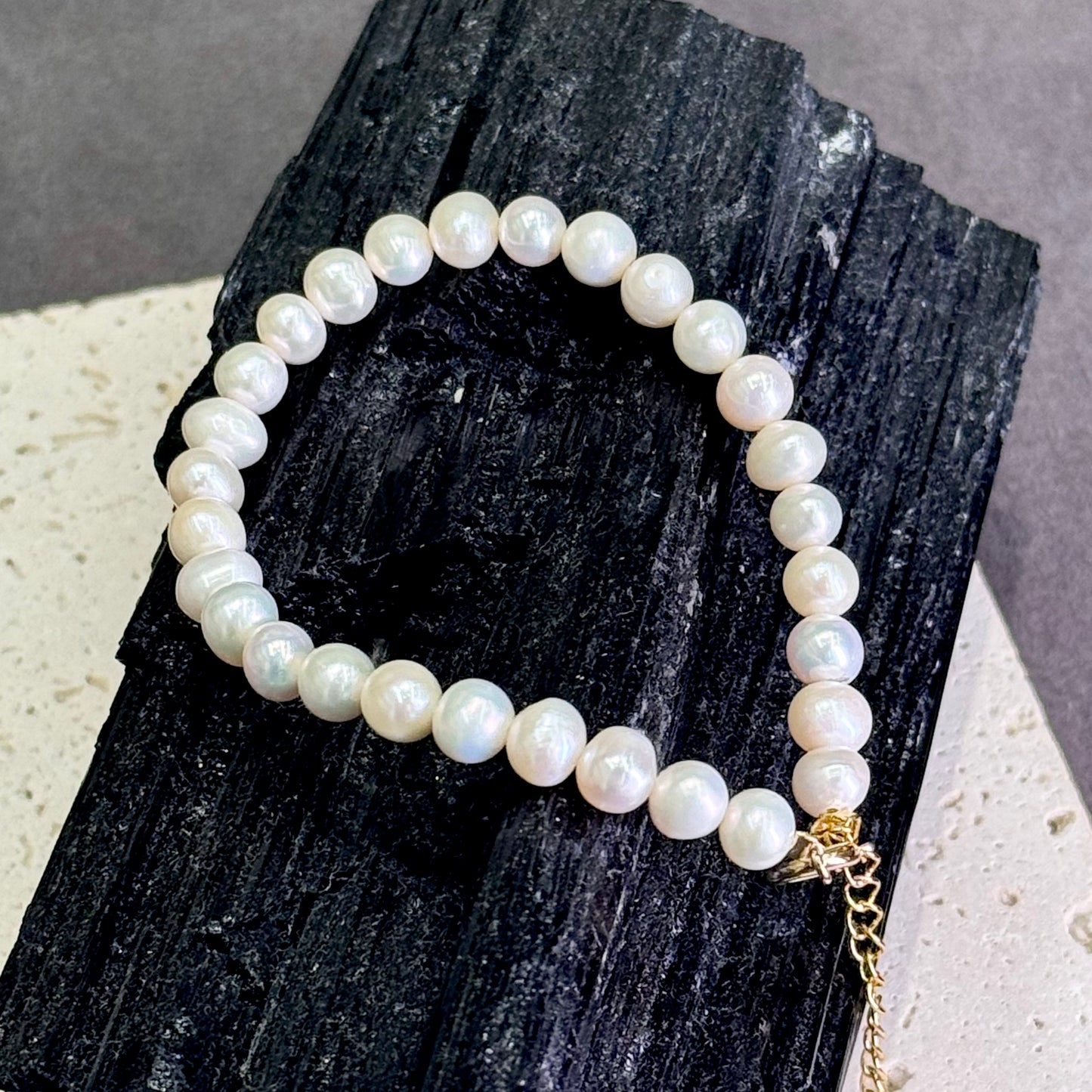 Freshwater Pearl Bracelet 珍珠 - Pure Elegance 珍珠清韵