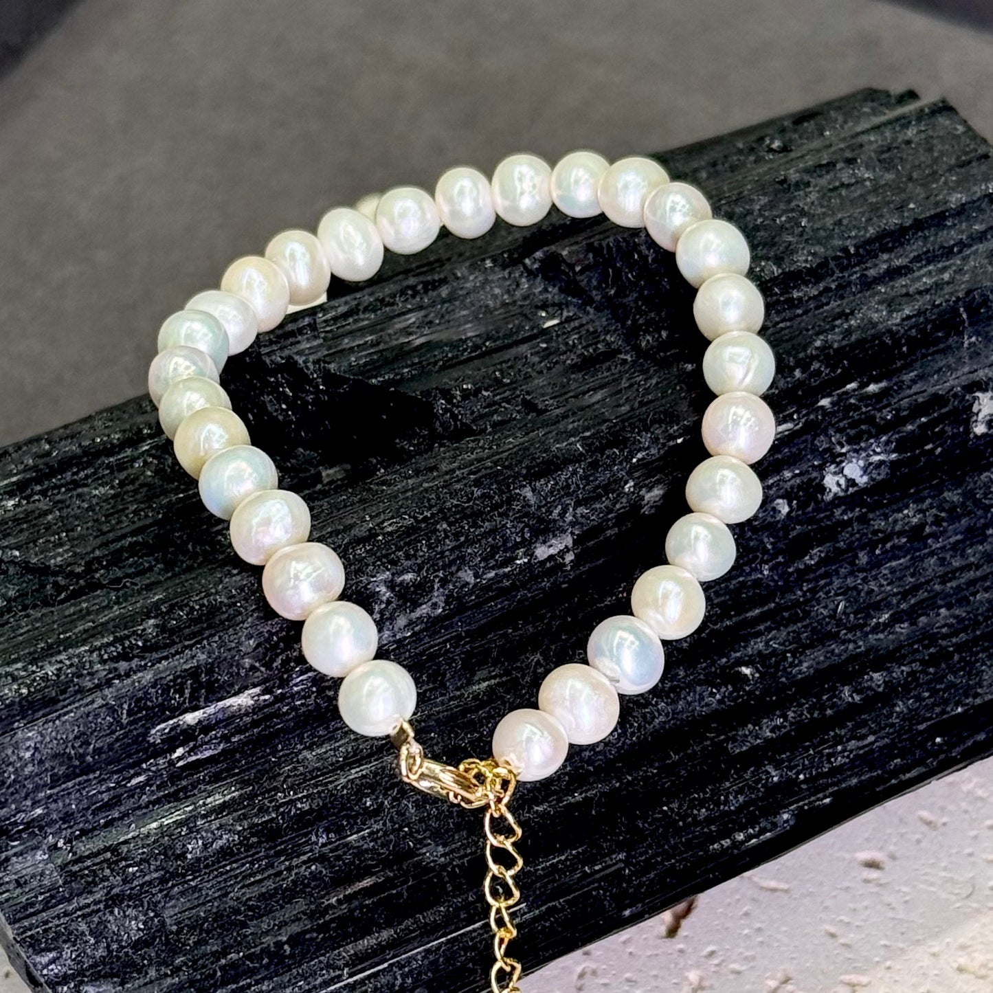 Freshwater Pearl Bracelet 珍珠 - Pure Elegance 珍珠清韵