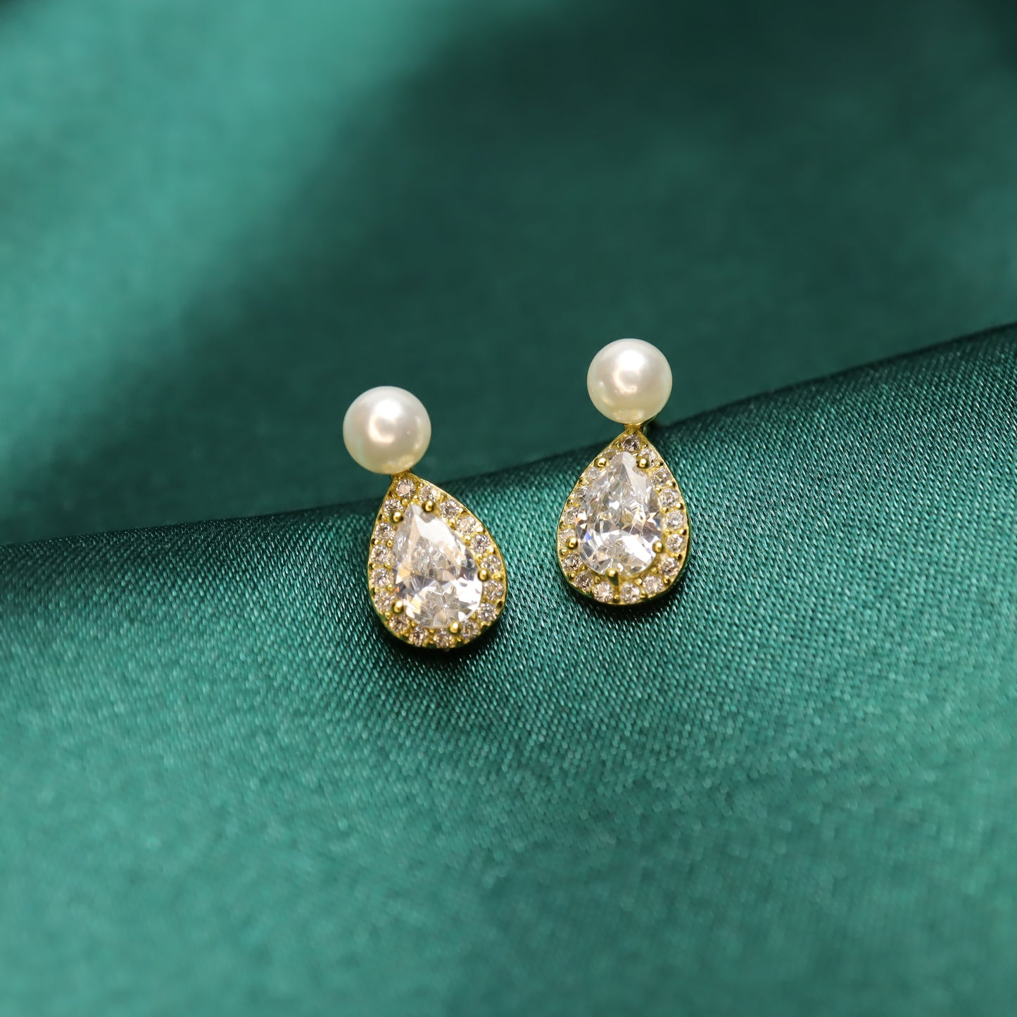 French Noble Pearl S925 Sterling Silver Teardrop Stud Earrings (Color: Gold)