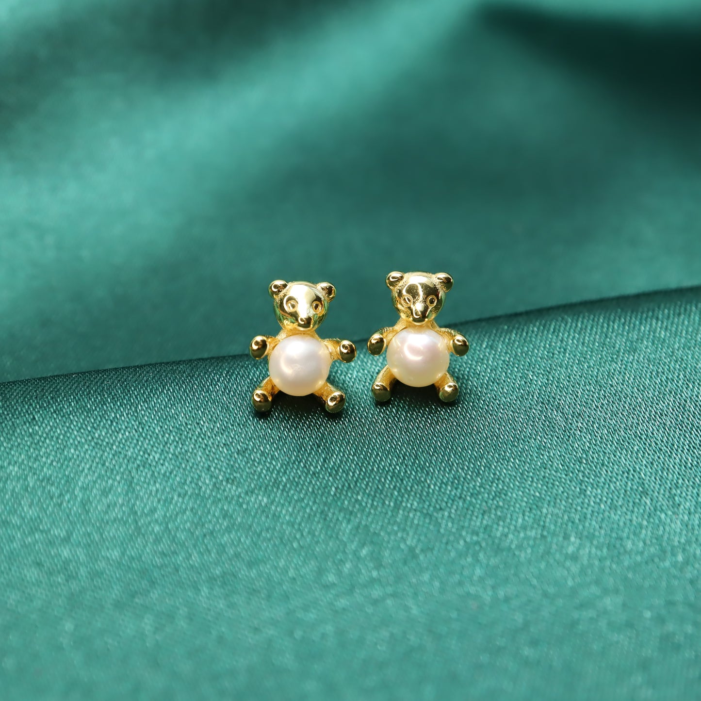 Teddy Bear S925 Sterling Silver Gold Plated with Faux Pearl Stud Earrings (Color: Gold)