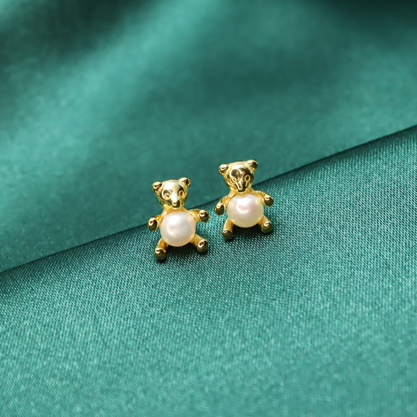 Teddy Bear S925 Sterling Silver Gold Plated with Faux Pearl Stud Earrings (Color: Gold)