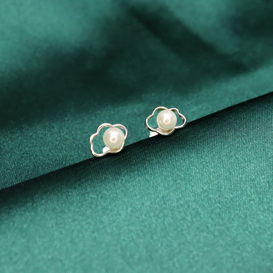 Hollow Cloud Pearl - S925 Sterling Silver with Pearl Stud Earrings (Color: Silver)