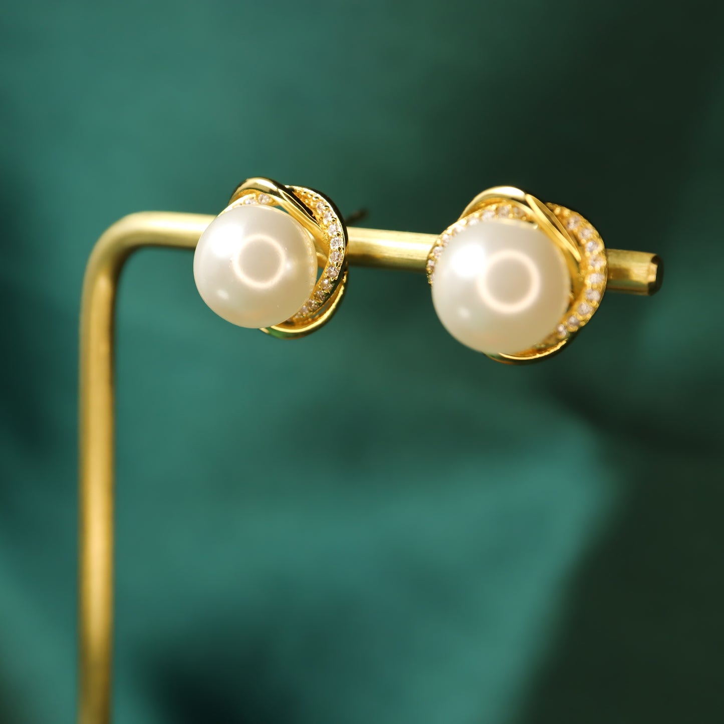 Pearl Flower - S925 Sterling Silver Pearl Stud Earrings