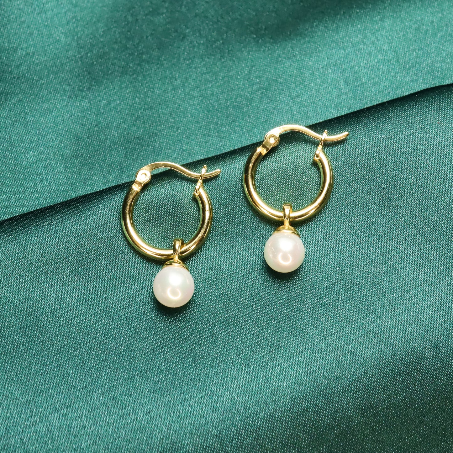 Pearl Lady - Vintage S925 Sterling Silver & Pearl Hoop Earrings (Color: Gold)