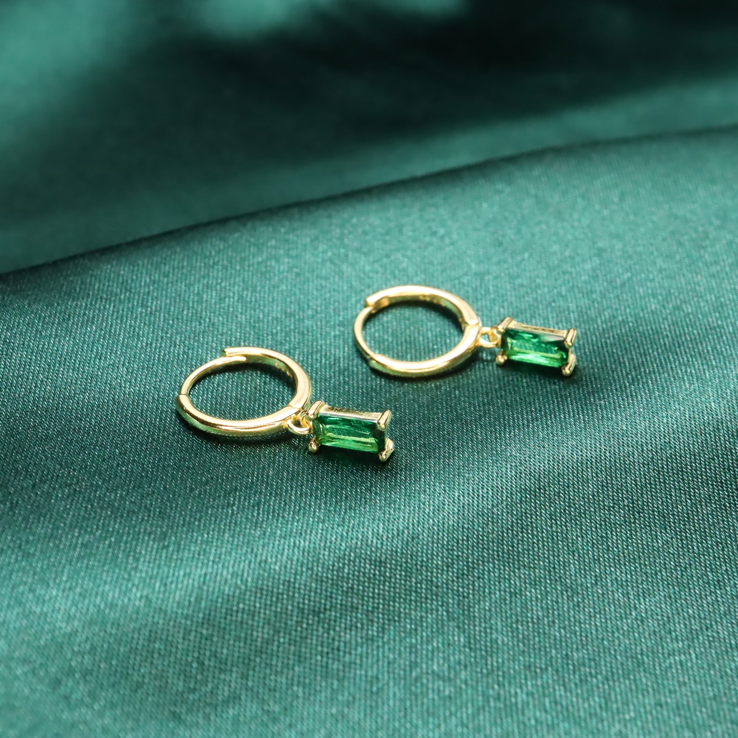 Alice Wish Stone - Vintage Baguette Charm Zircon S925 Sterling Silver Hoop Earrings (Green)