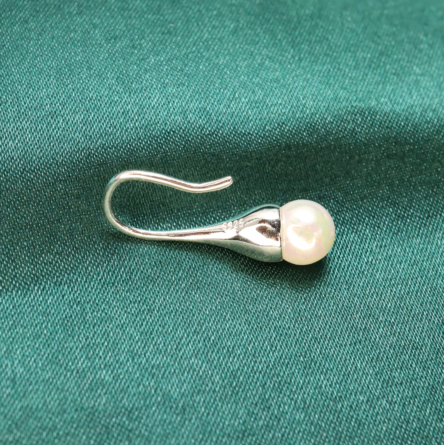 Pearl Light - Pearl & S925 Sterling Silver Hook Earrings