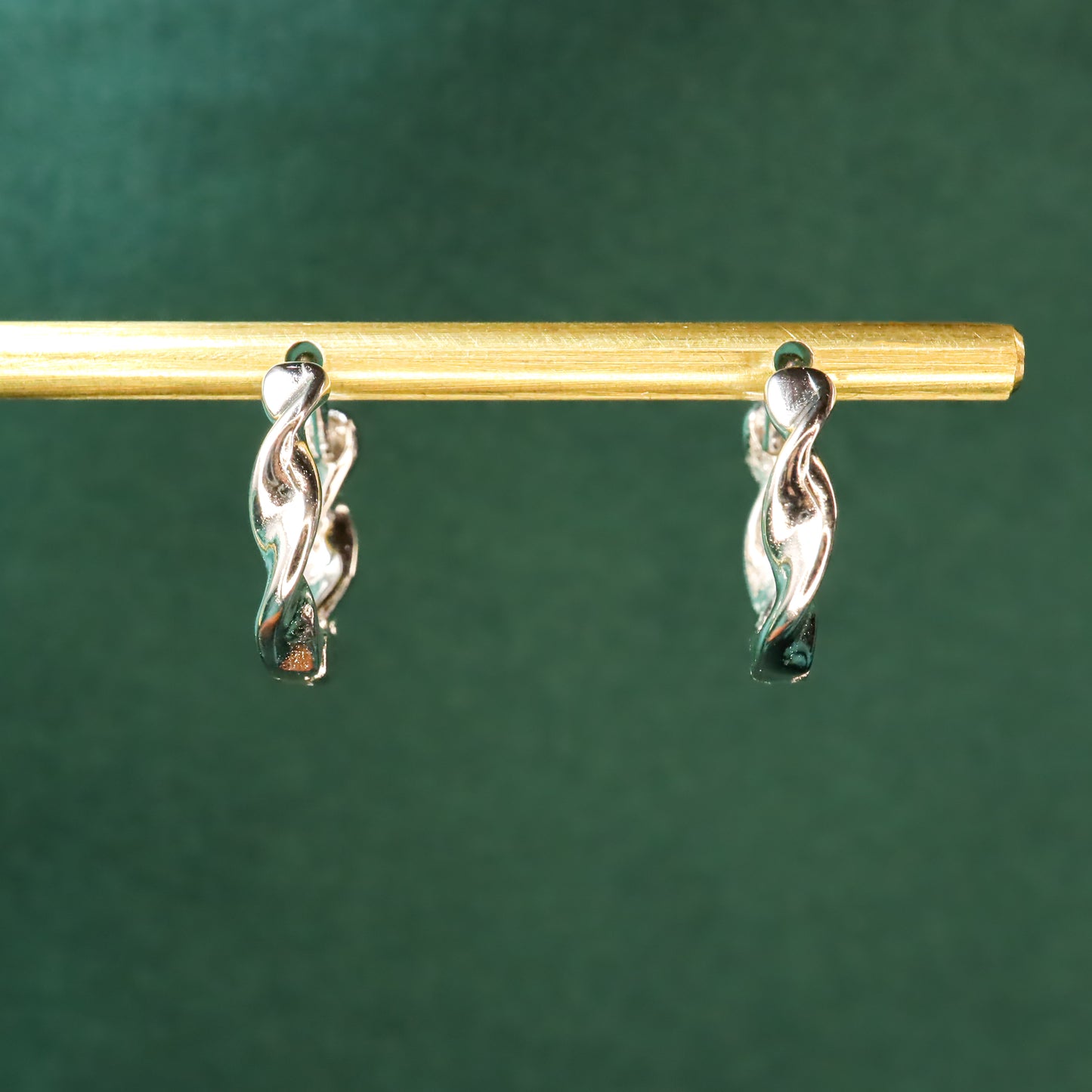 Gaea Circle - S925 Sterling Silver Hoop Earrings (Color: Silver)