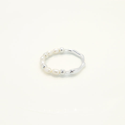 Charlotte - S925 Sterling Silver & Pearl Ring