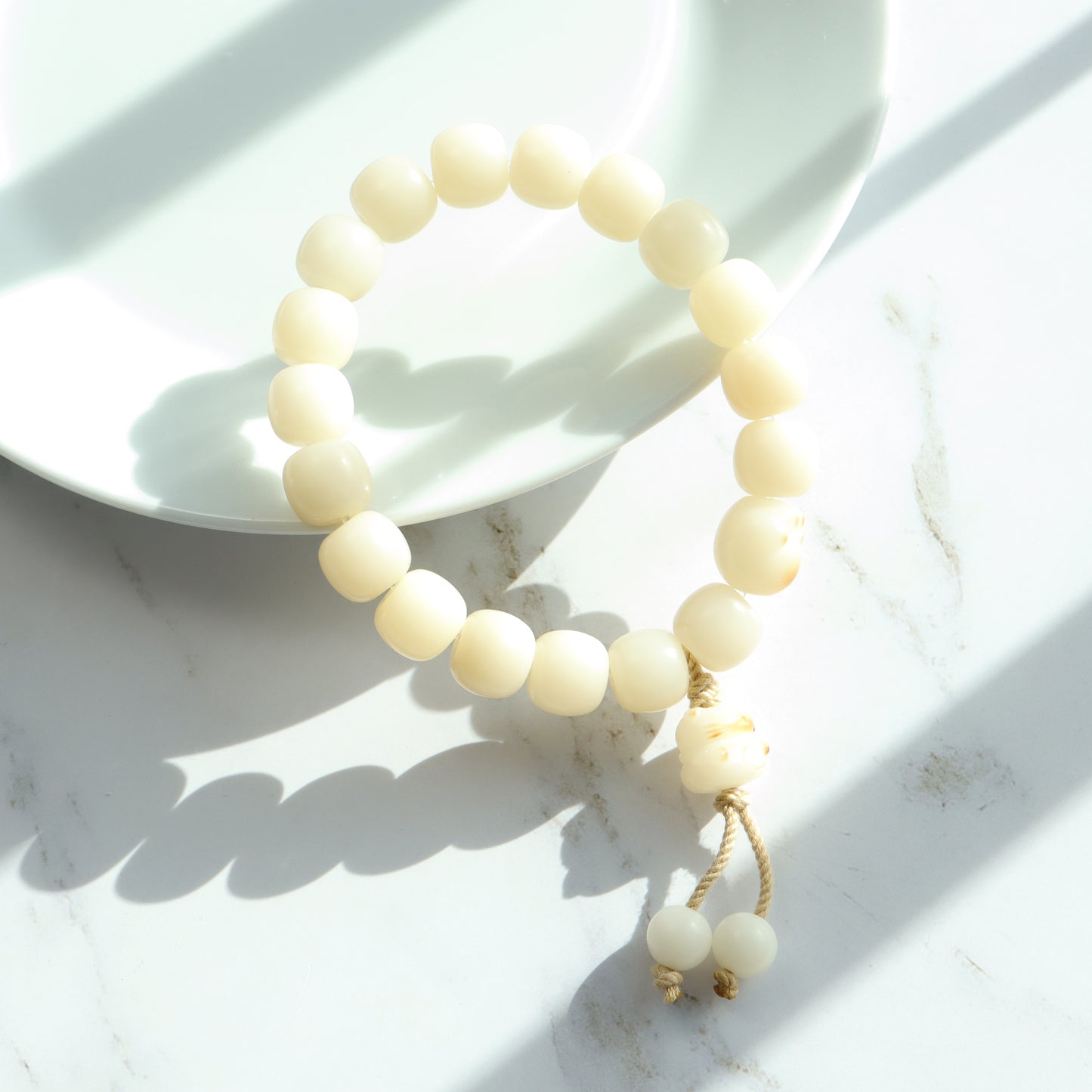 Fortune Cat - White - Bodhi Root Bracelet
