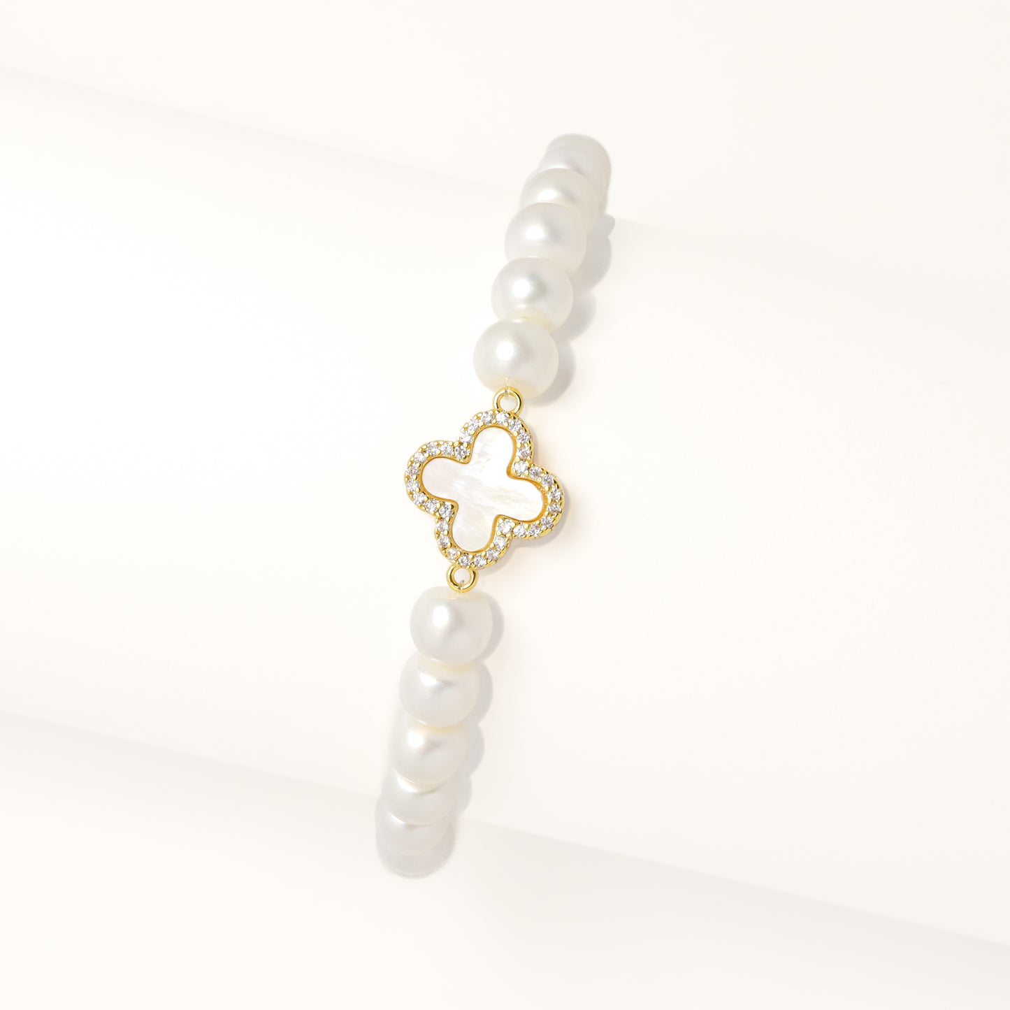 Mont & Vent Clover - Freshwater Pearl Bracelet with Hook Lock