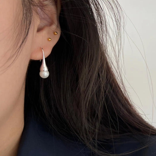 Pearl Light - Pearl & S925 Sterling Silver Hook Earrings
