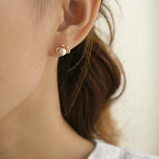 Hollow Cloud Pearl - S925 Sterling Silver with Pearl Stud Earrings (Color: Gold)